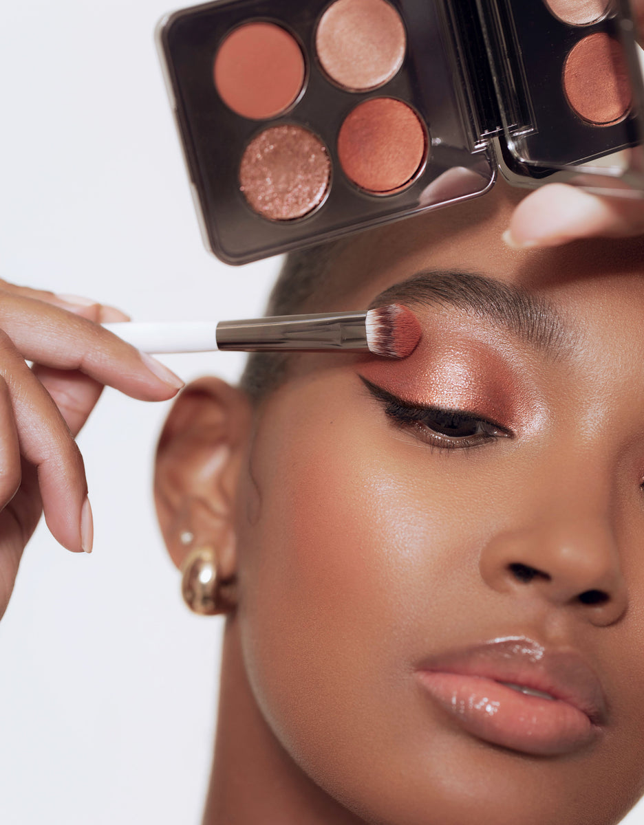 ロエンビューティー アイシャドウパレット　EYES ON ME Eyes On Me Eyeshadow Palette – RÓEN BEAUTY
